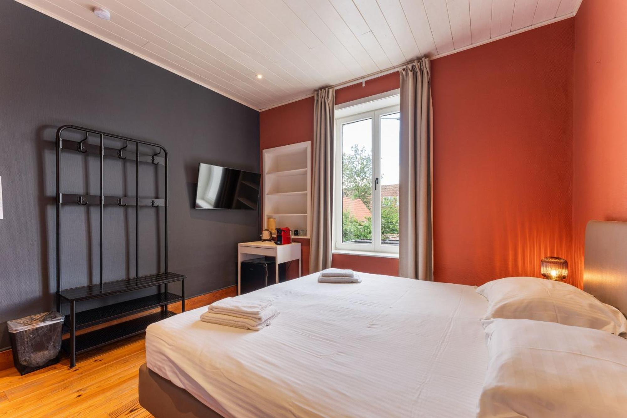 ברוז' Lake Suites מראה חיצוני תמונה