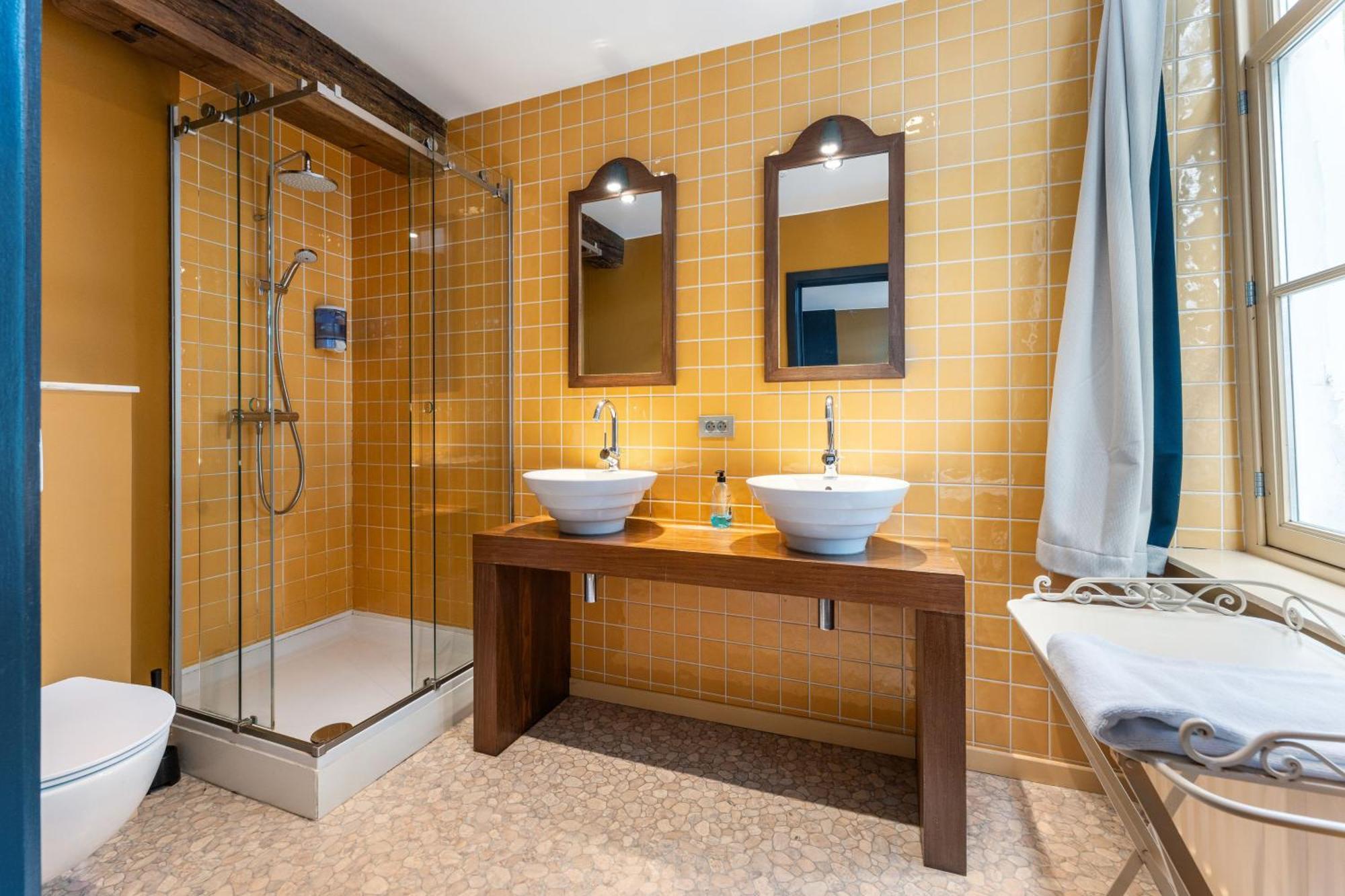 ברוז' Lake Suites מראה חיצוני תמונה